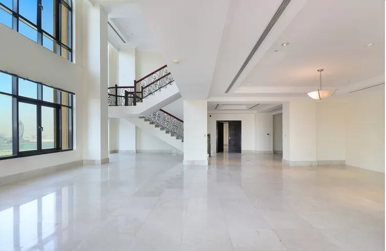 Residential Ready Property 5 Bedrooms S/F Townhouse  for sale in Doha #16164 - 1  image 